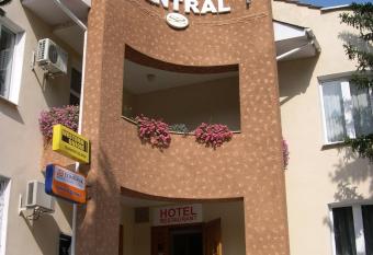 Central Hotel has Smoking rooms