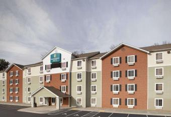 WoodSpring Suites Asheville has Smoking rooms