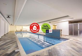 Capital O Cancun Ocean View, Canc  n allows 18 year olds to book a room