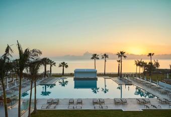 Sunrise Jade - Adults Only allows 18 year olds to book a room