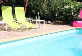 Le Petit Paradis - La Proven  ale has Balcony rooms