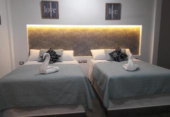 Hotel Maria Maria allows 18 year olds to book a room