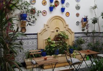 Rinc  n de la Fuenseca allows 18 year olds to book a room