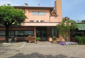 Hotel Ristorante Fatur allows 18 year olds to book a room