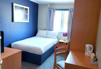 Nightel Hotel allows 18 year olds to book a room