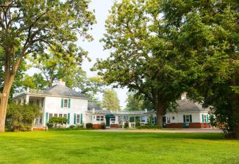 Oak Park Inn and Historic Hopkins House has Balcony rooms