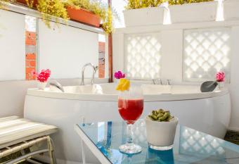 Balcones de Venecia has Balcony rooms