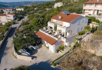 Apartments Mati   has Balcony rooms