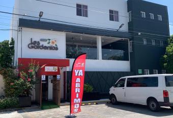 Las Gardenias allows 18 year olds to book a room