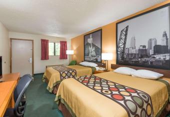 Westspring Inn - Westlake Cleveland has Smoking rooms