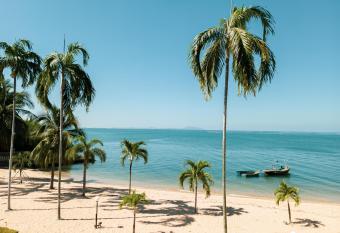                                                   Marinos Beach house has Balcony rooms