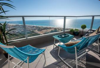 35th floor on the sea allows 18 year olds to book a room