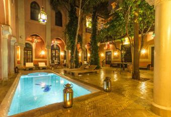 Riad Le Perroquet Bleu Suites & Spa allows 18 year olds to book a room
