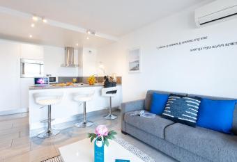 Sweet Inn - Maison Blanche I allows 18 year olds to book a room