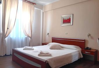 Hotel vila veneto allows 18 year olds to book a room