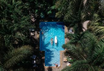 Zula Inn Aparthotel has Balcony rooms