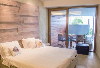 Laqua by the Sea has Balcony rooms