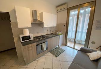 Little and cozy flat near Venice has Balcony rooms