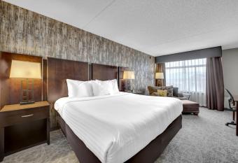 The Academy Hotel Colorado Springs allows 18 year olds to book a room