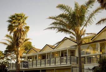 The Oyster Inn has Balcony rooms
