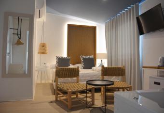 YOU & CO. Saler Beach Boutique allows 18 year olds to book a room