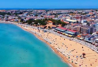 Moonlight 3 sitesi flat 6 allows 18 year olds to book a room