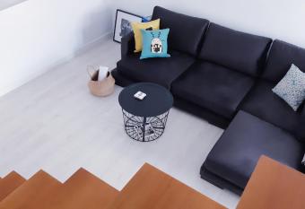 Esperanza 5 allows 18 year olds to book a room