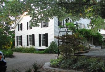 Niagara Mansion Carriage Suite has Balcony rooms