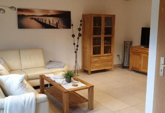 Froschk  nig mit Teichblick has Balcony rooms