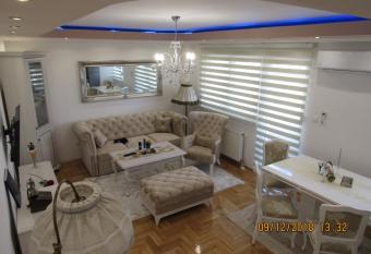 Apartman Tea 2 allows 18 year olds to book a room