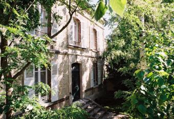 Au fil de Troyes allows 18 year olds to book a room