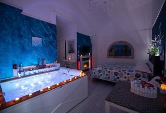 Stabiae Luxury Room allows 18 year olds to book a room