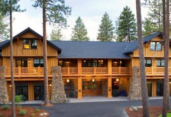 Fivepine Lodge has Balcony rooms