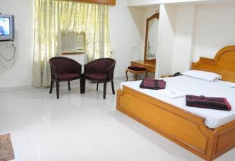Lloyds Guest House, North Boag Road, T. Nagar has Balcony rooms
