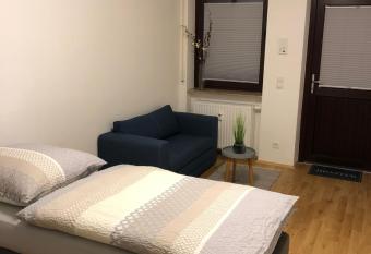 Apartment am Schlo  platz Erlangen has Balcony rooms