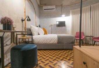 Jojo TLV has Balcony rooms