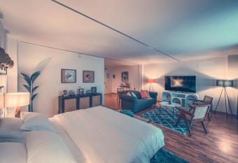 Marina House Primero allows 18 year olds to book a room