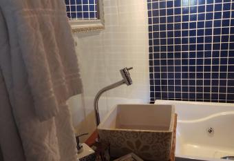 Pousada do Lago has rooms with a private hot tub