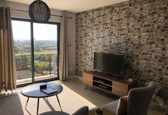 Cosy & Stylish apartment with a priceless view has rooms with a private hot tub