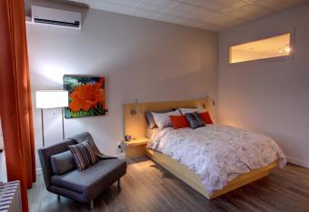 Suite Marie-Th  r  se has Balcony rooms