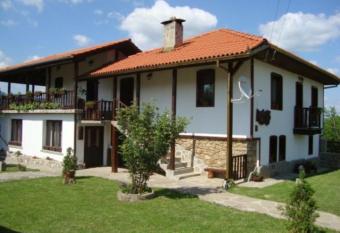 Guest House Tsvetina has Balcony rooms