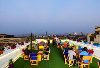 goSTOPS Mumbai allows 18 year olds to book a room