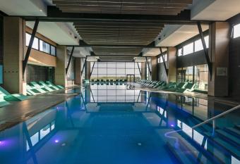 H  tel & Spa Les Bains de Cabourg by Thalazur has Balcony rooms