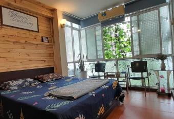 Green Homestay has Balcony rooms