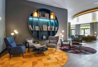 Novotel Regensburg Zentrum allows 18 year olds to book a room