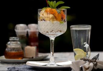 Honeysuckle Clarens has Balcony rooms