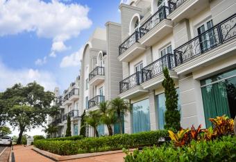 Bisinii Boutique Hotel allows 18 year olds to book a room