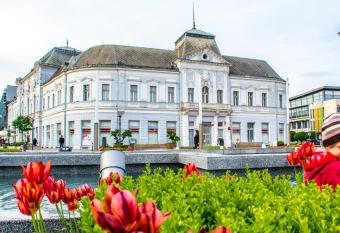 Korona Hotel allows 18 year olds to book a room