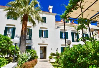 Villa Giardino Heritage Boutique Hotel Bol has Balcony rooms