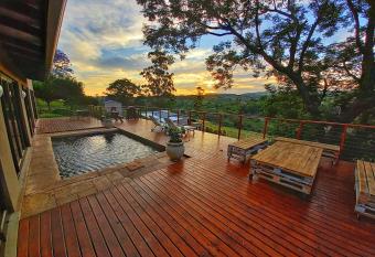 Cavalo Guesthouse & Equestrian Estate allows 18 year olds to book a room